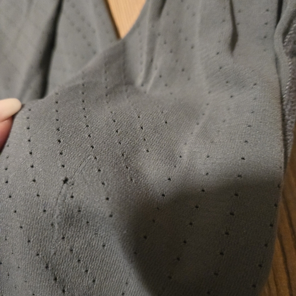 Athleta Gray Long Sleeve Performance Work Out Tee - Picture 4 of 6